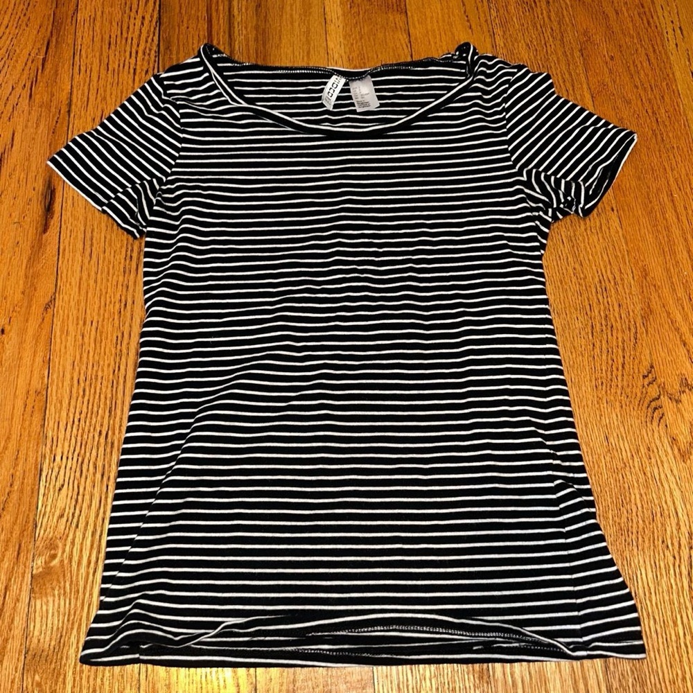H&M black and white striped Divided top